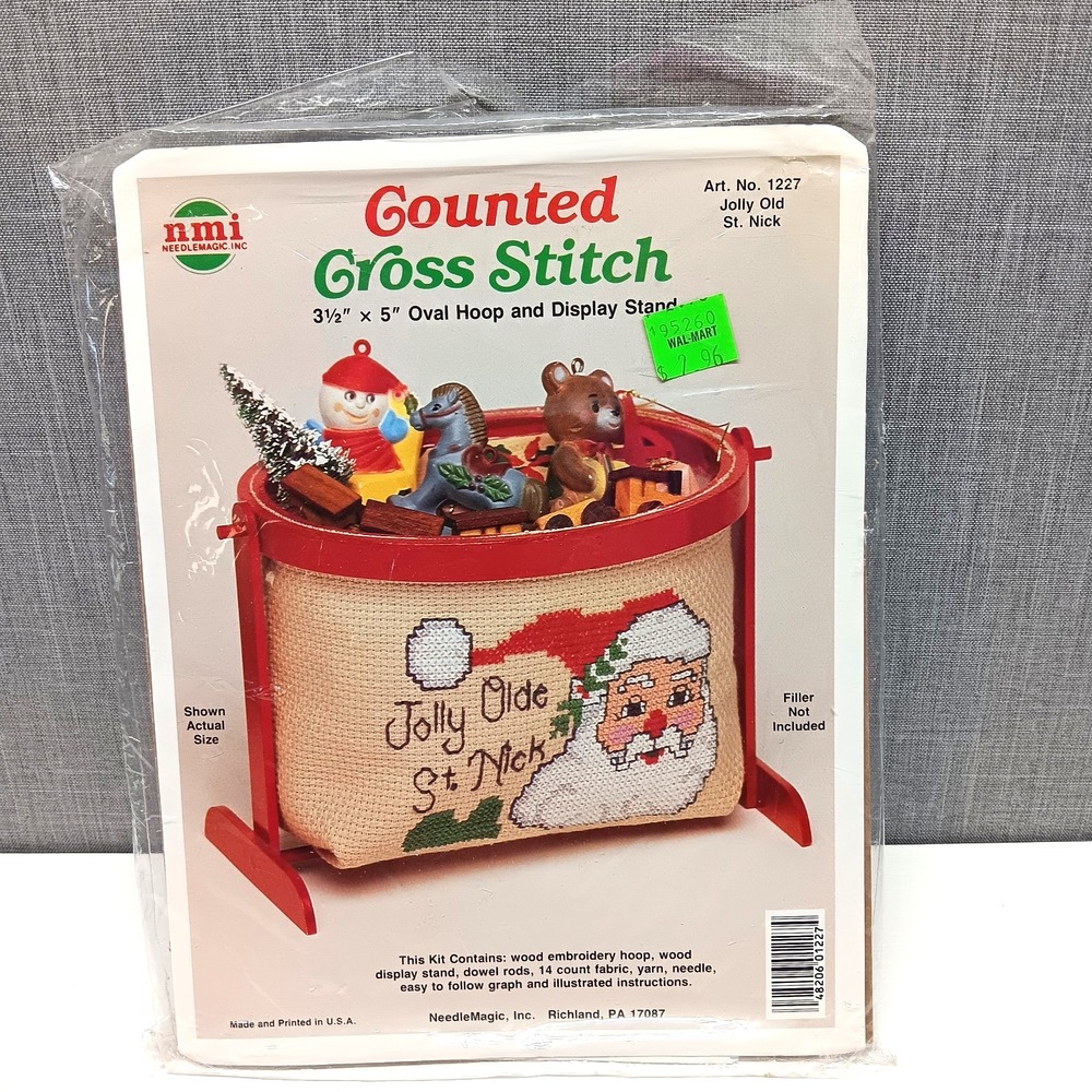 VTG Christmas NeedleMagic Cross Stitch Kit‎ Jolly St Nick Santa Oval Hoop Stand